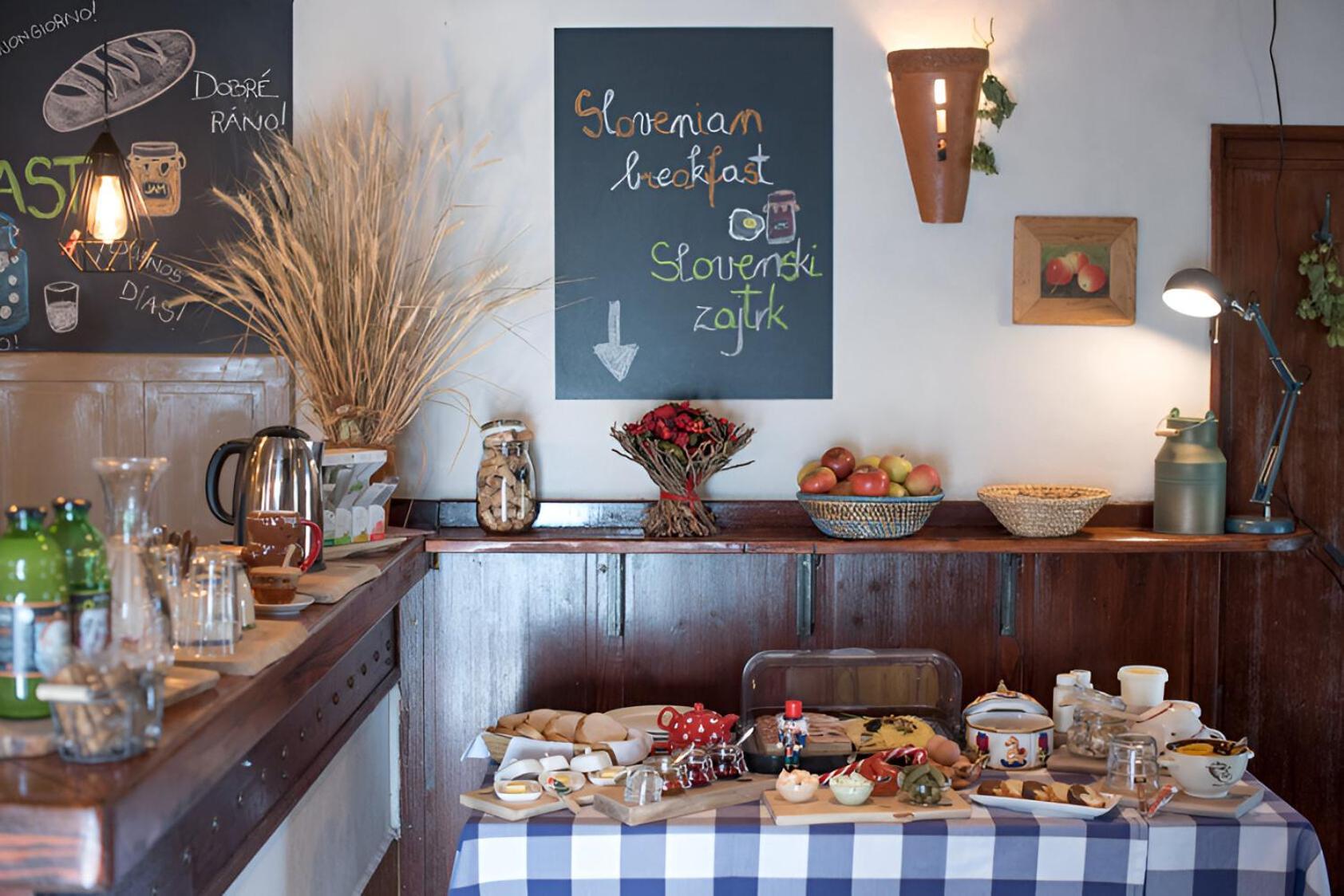 Bed & Breakfast Dvorec Petrovce Экстерьер фото