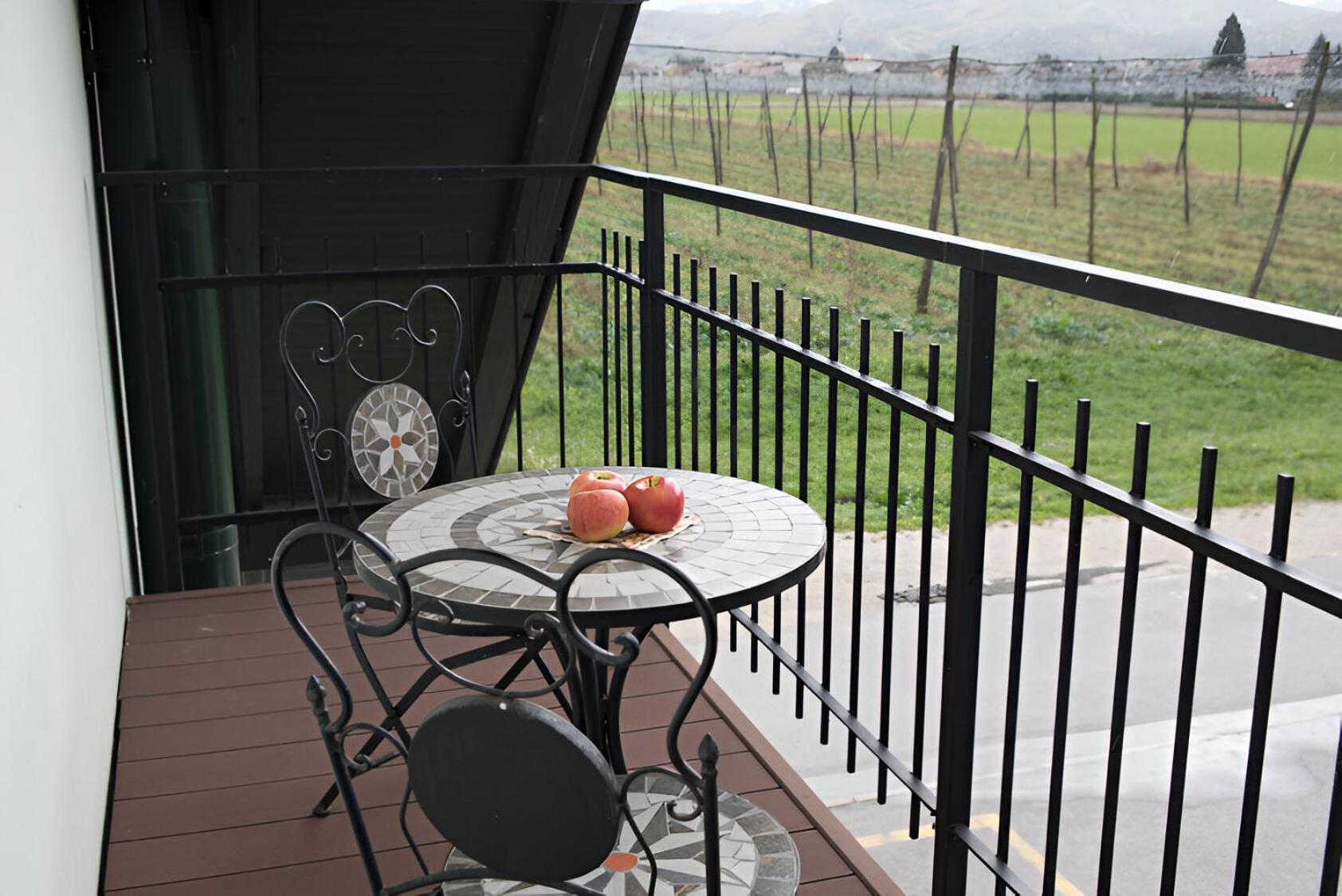 Bed & Breakfast Dvorec Petrovce Экстерьер фото
